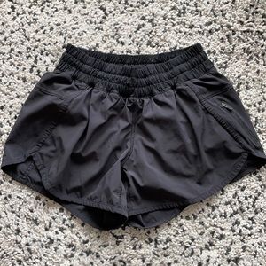 Lululemon 4” Tracker Short